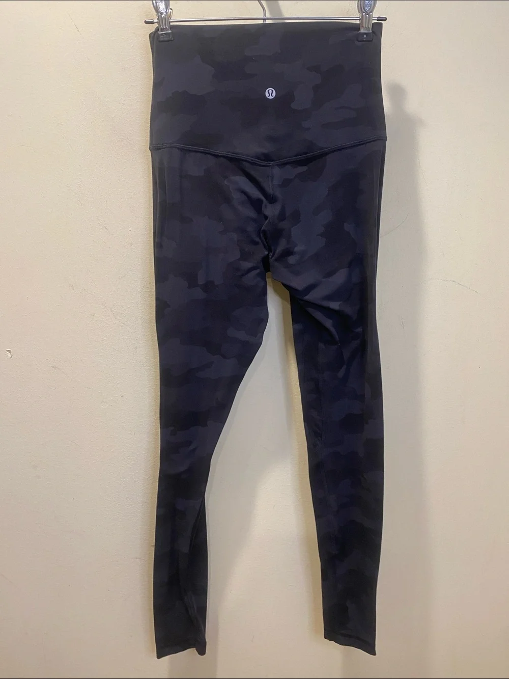 lululemon athletica  Camo High-Rise Leggings Sz 6